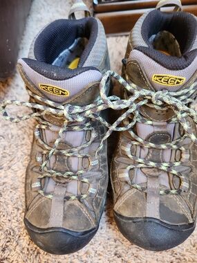 Very Gently Used Womens Keen, Waterproof Gray and Green Lace-Up Hiking Boots 7.5